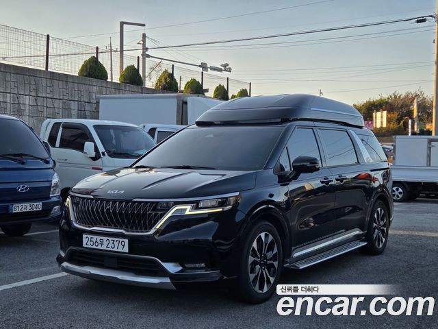 Kia Canival 2023 — photo 1