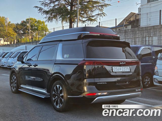 Kia Canival 2023 — photo 4