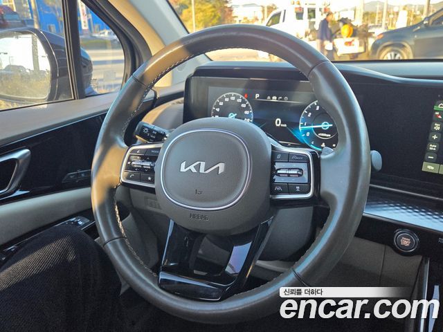 Kia Canival 2023 — photo 8
