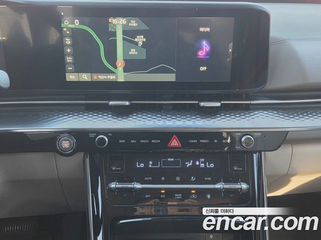 Kia Canival 2023 — photo 9