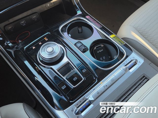 Kia Canival 2023 — photo 12