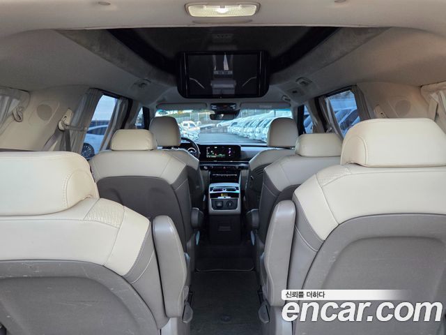 Kia Canival 2023 — photo 16