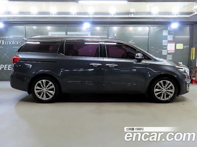 Kia Canival 2017 — photo 3