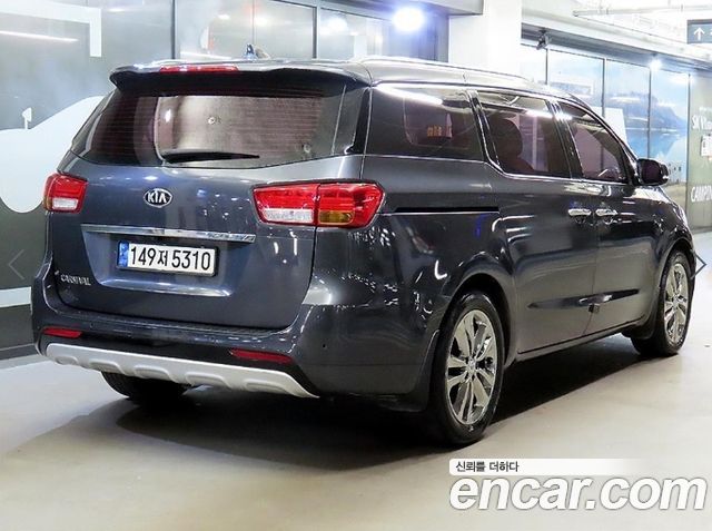 Kia Canival 2017 — photo 4