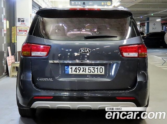 Kia Canival 2017 — photo 5
