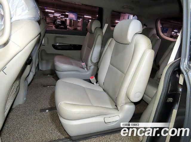 Kia Canival 2017 — photo 7