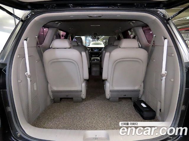 Kia Canival 2017 — photo 17