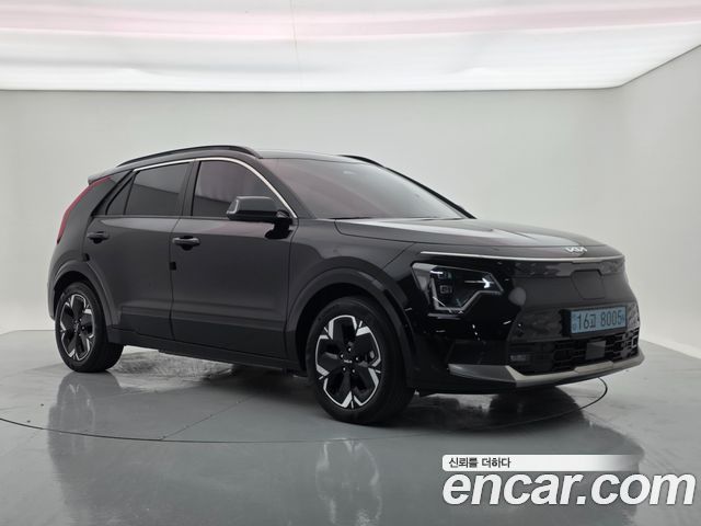 Kia Niro 2023 — photo 2