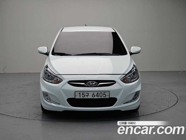 Hyundai Accent 2012 — photo 2