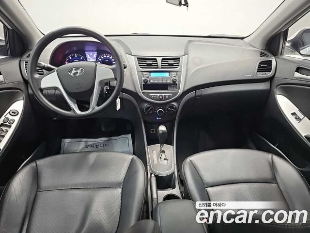 Hyundai Accent 2012 — photo 7