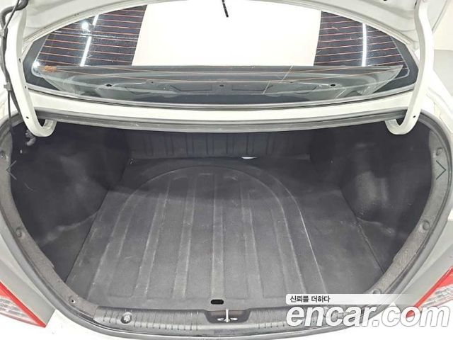 Hyundai Accent 2012 — photo 18
