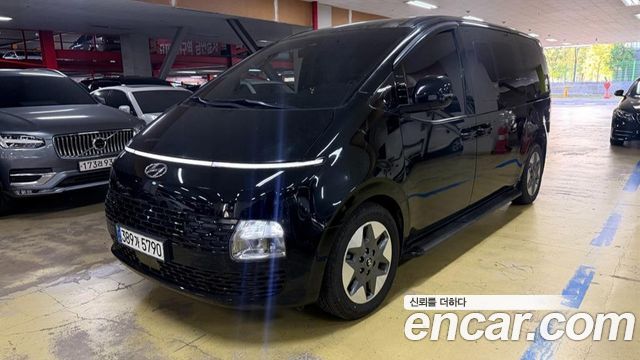 Hyundai Staria 2022 — photo 1