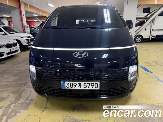 Hyundai Staria 2022 — photo 2