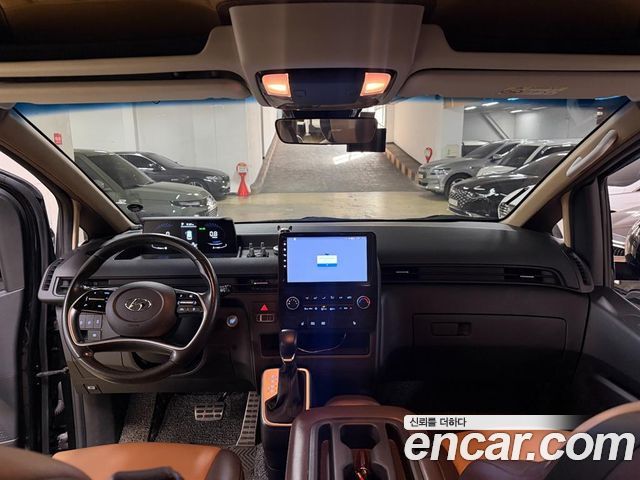 Hyundai Staria 2022 — photo 8