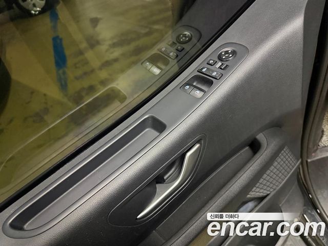 Hyundai Staria 2022 — photo 16