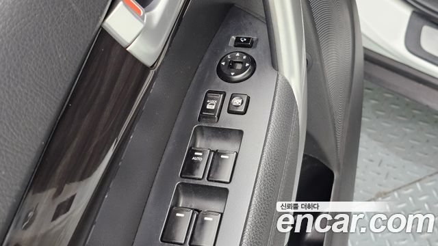 Kia Sorento 2011 — photo 16