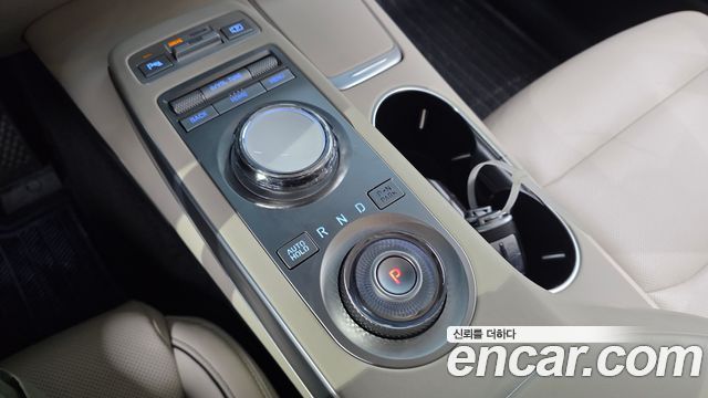 Genesis GV70 2022 — photo 12