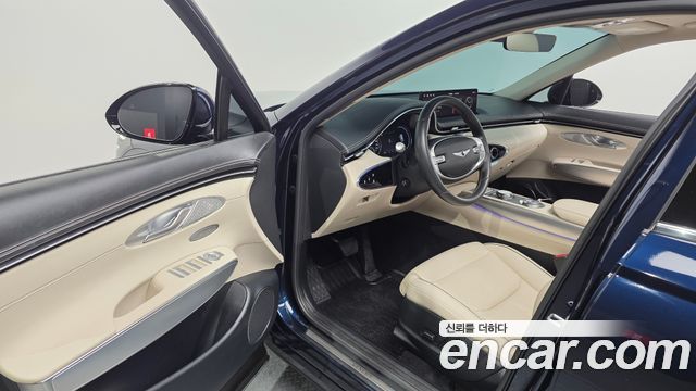 Genesis GV70 2022 — photo 13