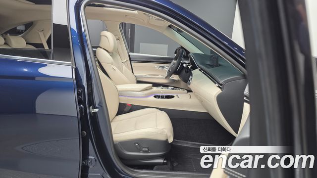 Genesis GV70 2022 — photo 17