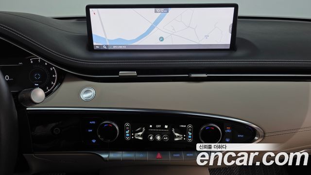 Genesis GV70 2022 — photo 20