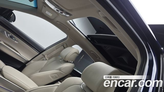 Genesis GV70 2022 — photo 25