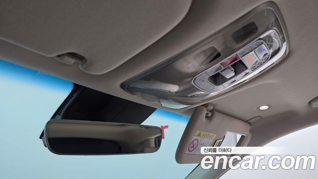 Genesis GV70 2022 — photo 28