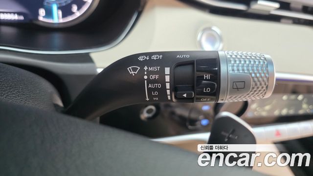 Genesis GV70 2022 — photo 32