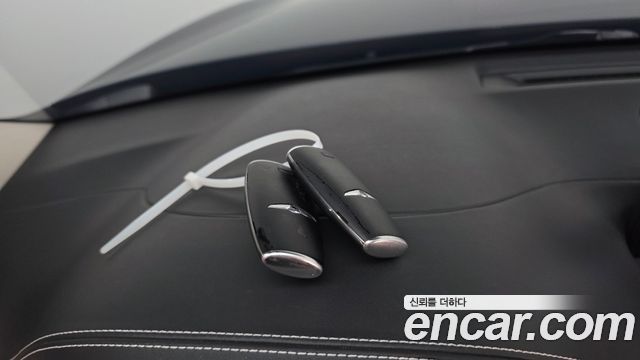 Genesis GV70 2022 — photo 33
