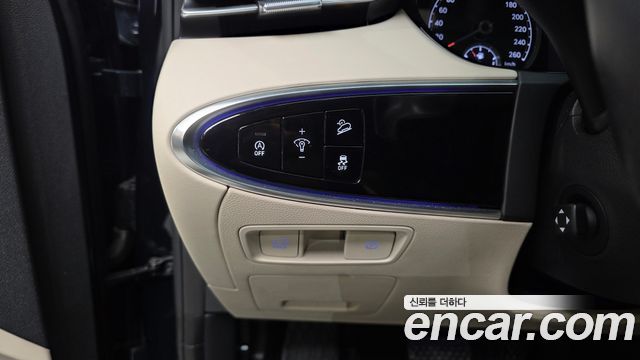 Genesis GV70 2022 — photo 37