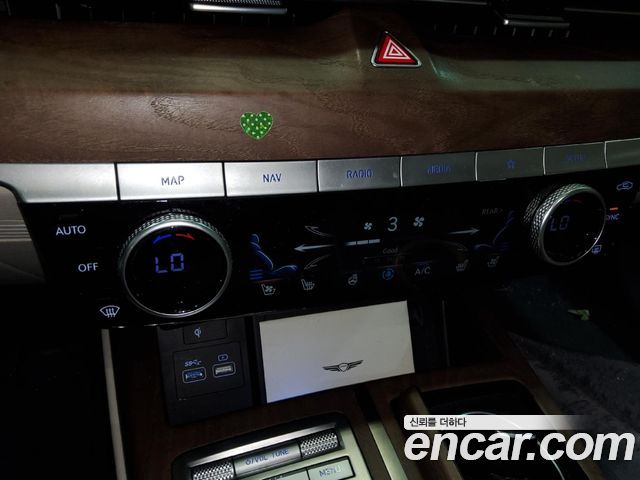 Genesis G80 2022 — photo 16