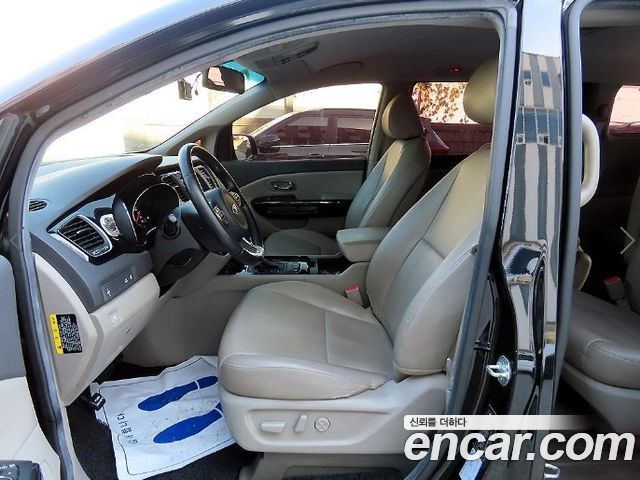 Kia Canival 2016 — photo 4