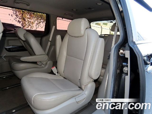 Kia Canival 2016 — photo 6