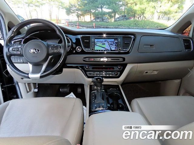 Kia Canival 2016 — photo 7