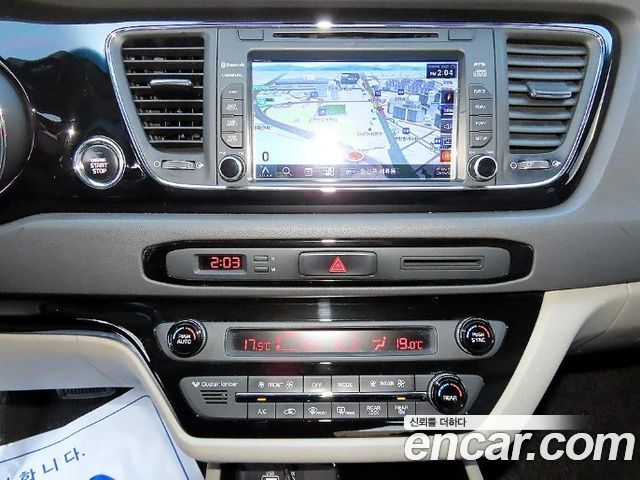 Kia Canival 2016 — photo 12
