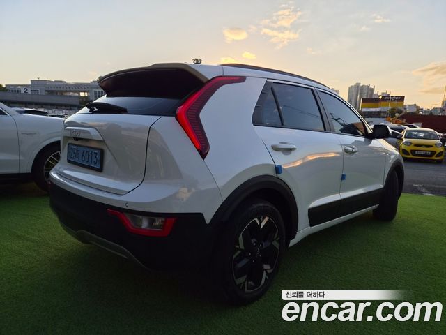 Kia Niro 2023 — photo 3