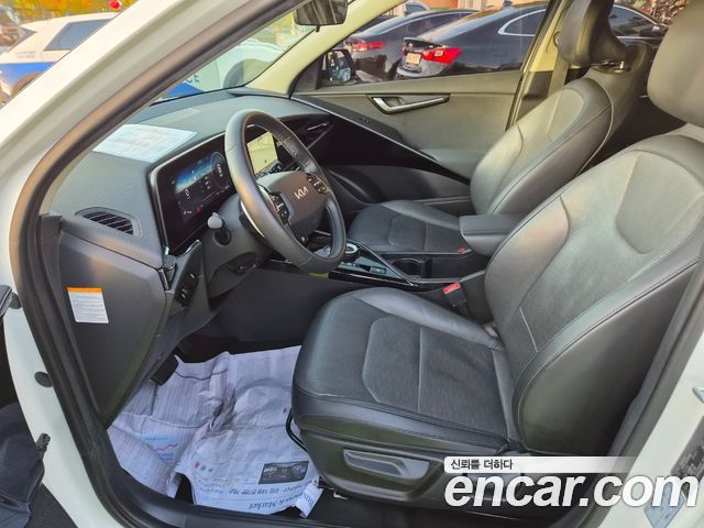 Kia Niro 2023 — photo 17