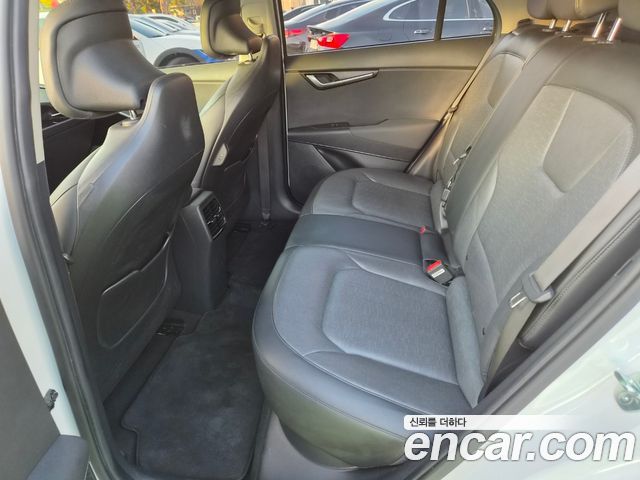 Kia Niro 2023 — photo 18