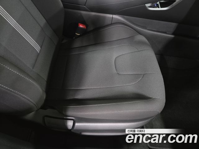 Hyundai AVANTE 2021 — photo 17