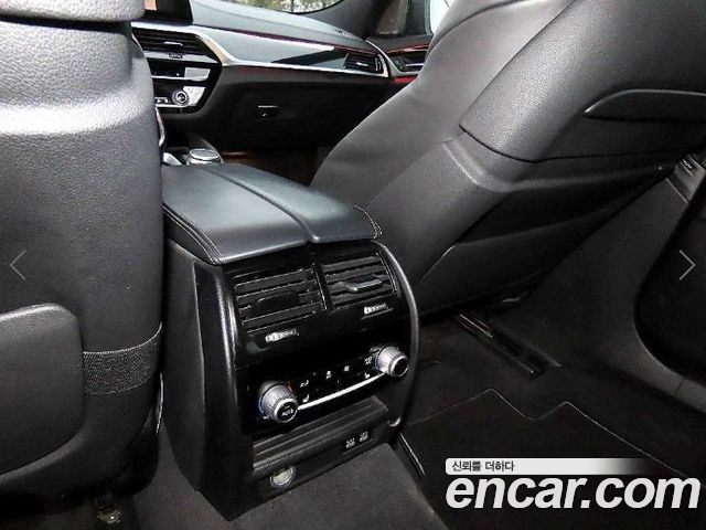 BMW Gran Turismo 2020 — photo 14