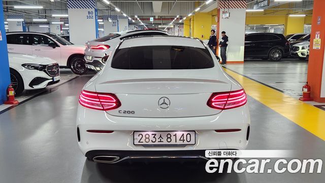 Mercedes-Benz C-Class 2023 — photo 3