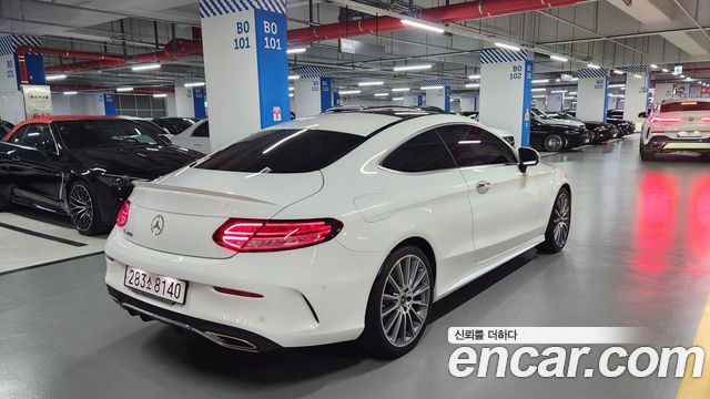 Mercedes-Benz C-Class 2023 — photo 4