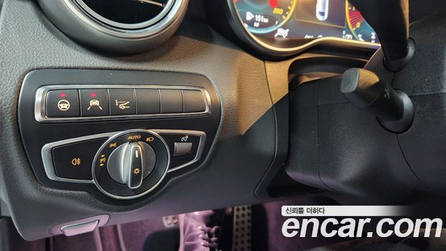 Mercedes-Benz C-Class 2023 — photo 11