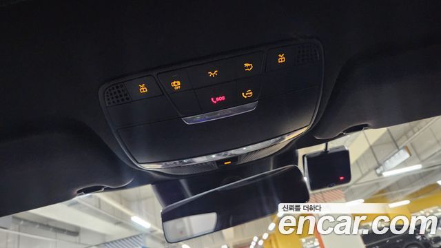 Mercedes-Benz C-Class 2023 — photo 15