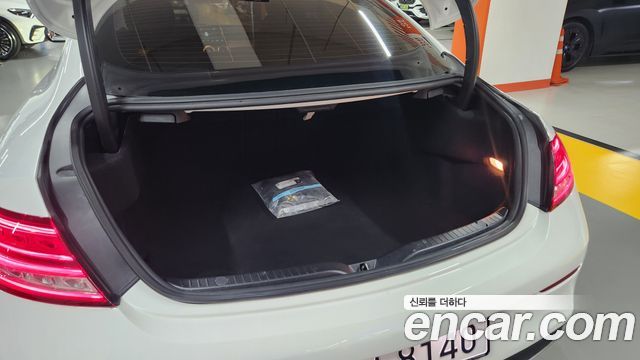 Mercedes-Benz C-Class 2023 — photo 19