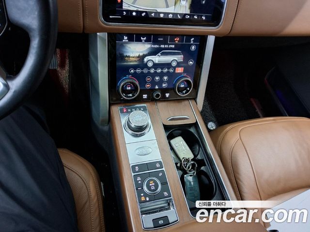 Land Rover Range Rover 2019 — photo 9