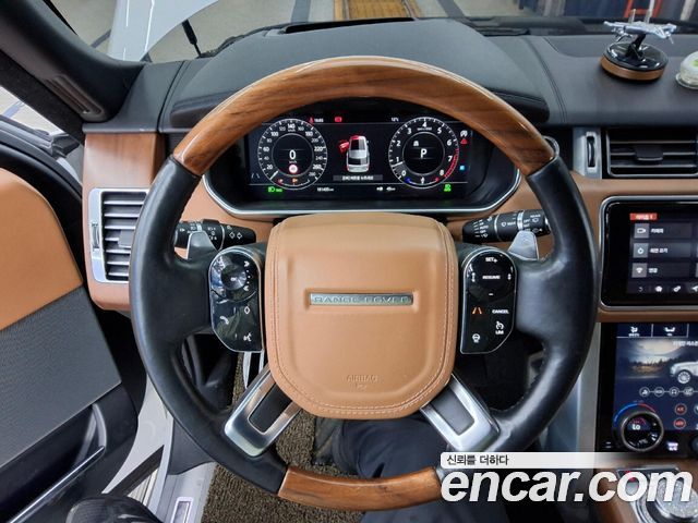 Land Rover Range Rover 2019 — photo 16