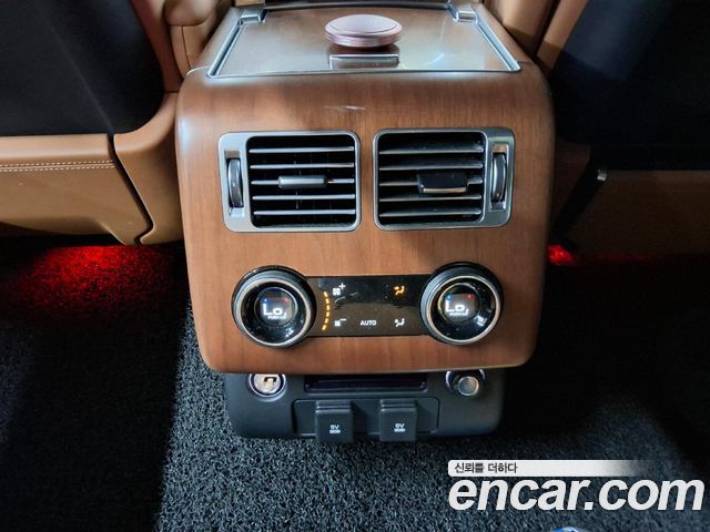 Land Rover Range Rover 2019 — photo 18