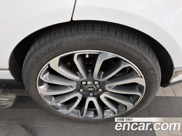 Land Rover Range Rover 2019 — photo 20
