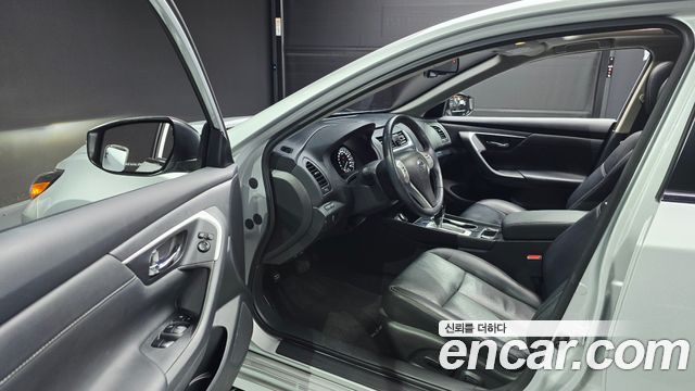 Nissan Altima 2017 — photo 10