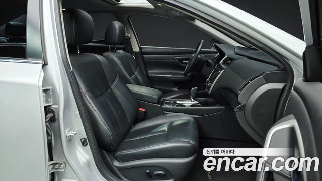 Nissan Altima 2017 — photo 12
